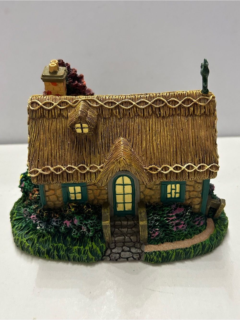 Thomas Kinkade Hawthorne Village Moonbeam Manor - Cottage House Only